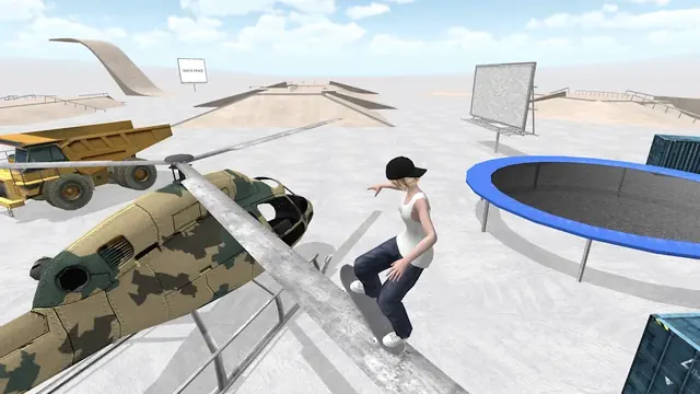 Παίκτης του Skate Space σε κάγκελο δίπλα σε τραμπολίνο